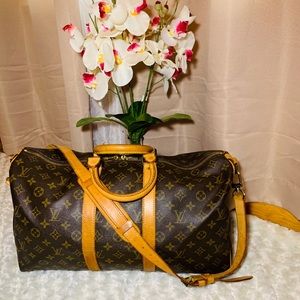 ⭕️⭕️❌❌SOLD❌❌⭕️Authentic Louis Vuitton Keepall 45 B